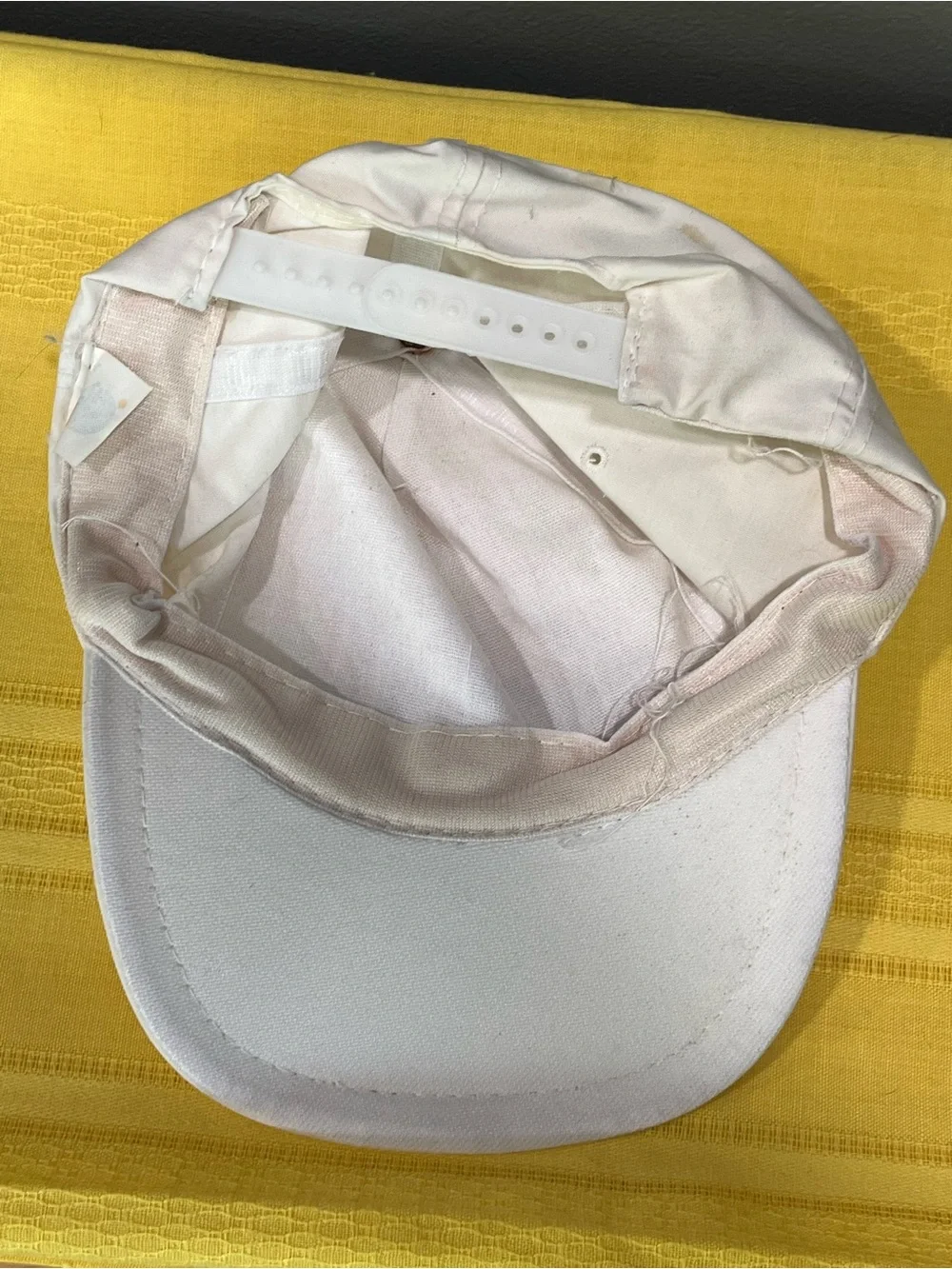 Vintage 80s Bass Buster Fishing Graphic Cap 🐟🎣